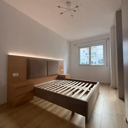 Urban House E88 アパート *